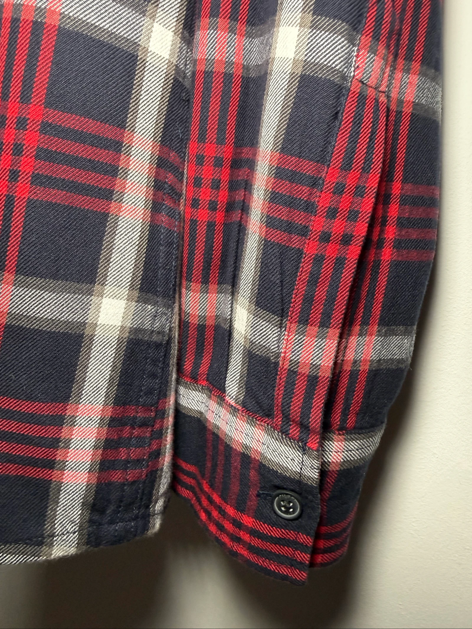 GUESS Plaid Shirt – Size M – photo 6